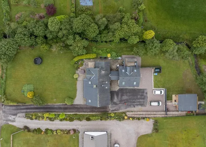 Allt Mor Rentals - Chalet With Hot Tub, And Studio Apartment No Hot Tub
